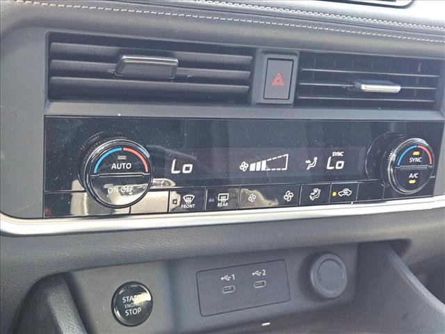 Used 2024 Nissan Rogue SV FWD image 13