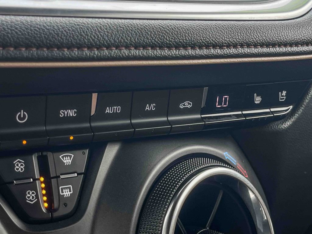 Used 2019 Chevrolet Blazer Premier w/ Sun and Wheels Package image 28