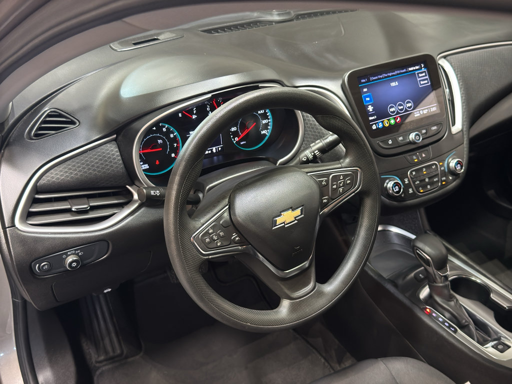 Used 2025 Chevrolet Malibu LT FWD image 15