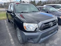 Used 2015 Toyota Tacoma 2WD Access Cab w/ Convenience Package image 2
