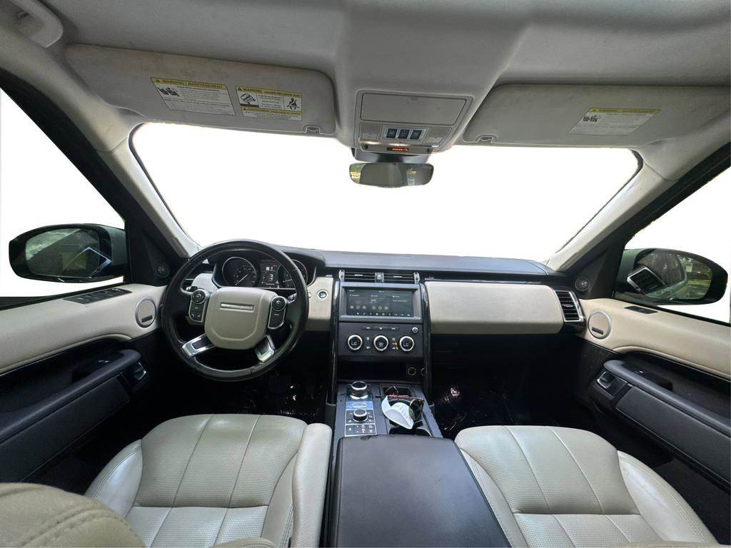 Used 2018 Land Rover Discovery SE image 33