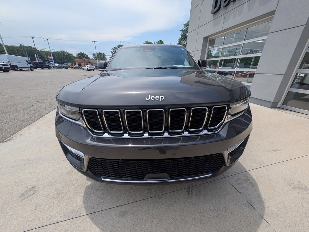 Used 2024 Jeep Grand Cherokee Limited image 9