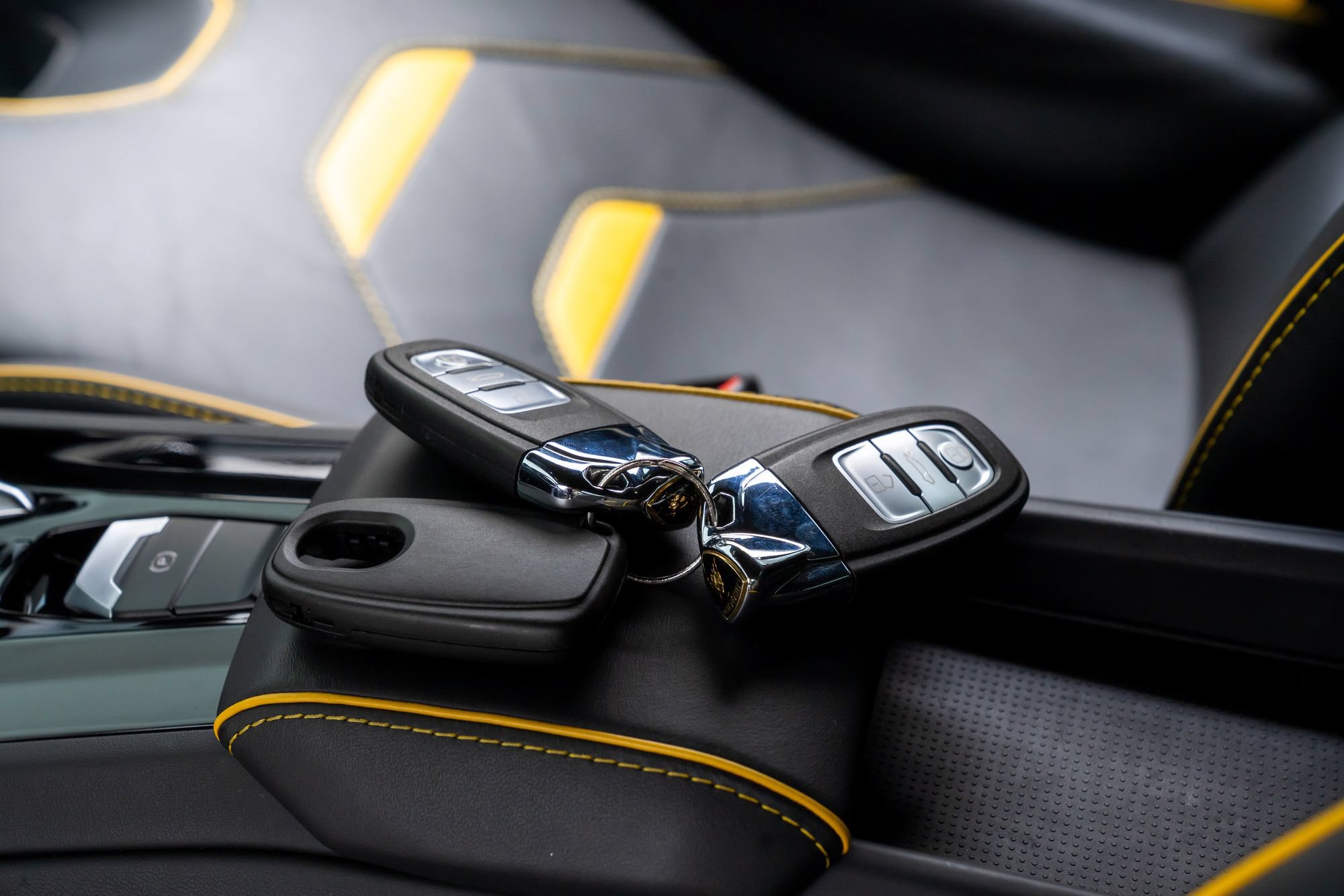 Used 2022 Lamborghini Huracan EVO RWD image 20