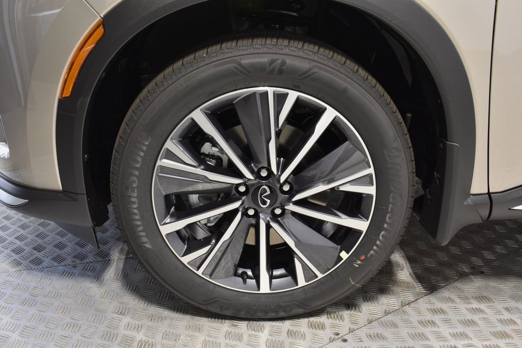 New 2026 INFINITI QX60 Luxe w/ Family Package image 30