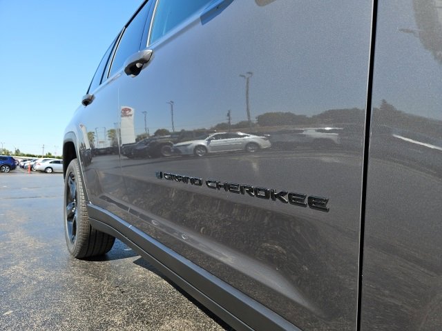 New 2025 Jeep Grand Cherokee Limited w/ Luxury Tech Group II image 18