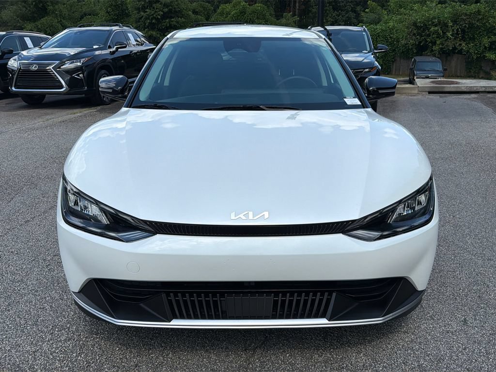 Used 2022 Kia EV6 Light RWD image 2