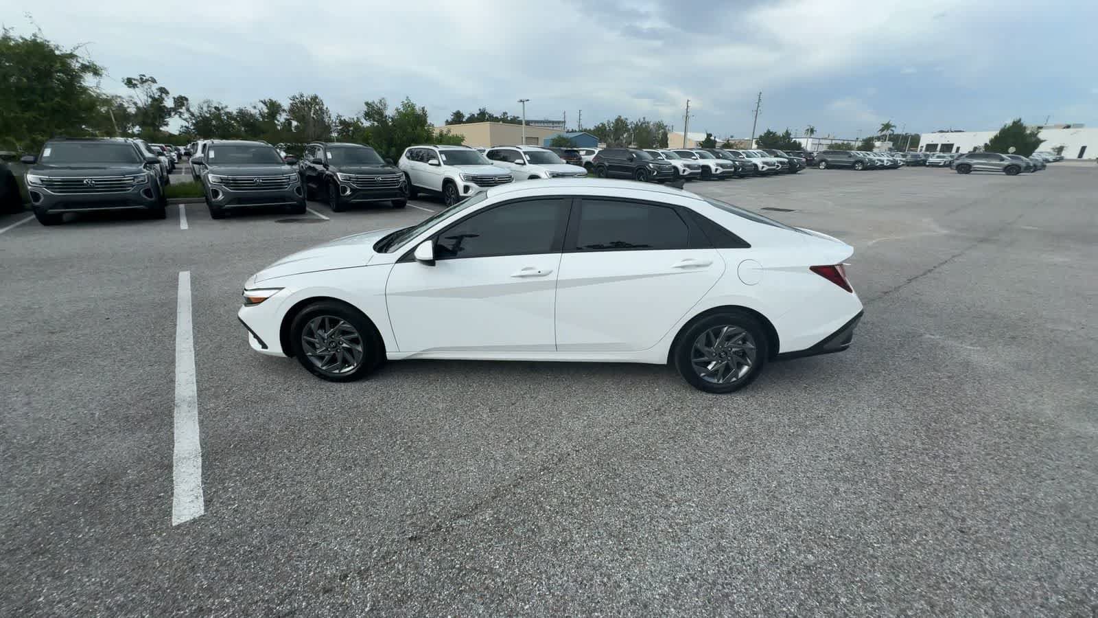 Used 2024 Hyundai Elantra SEL FWD image 5