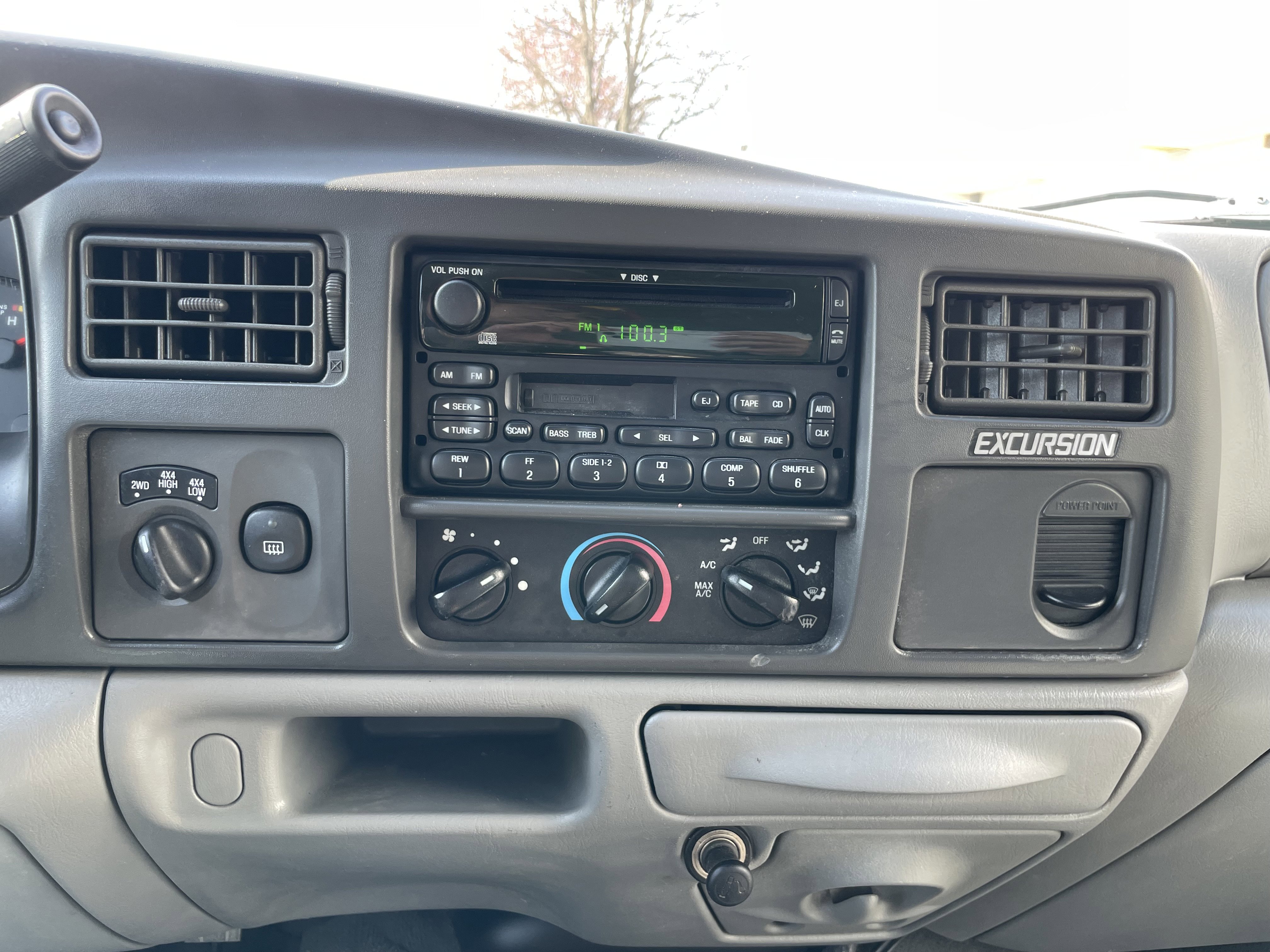Used 2003 Ford Excursion XLT image 18