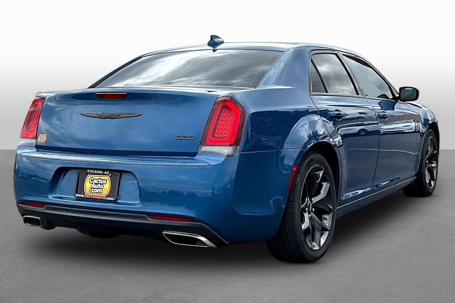 Used 2022 Chrysler 300 Touring w/ Sport Appearance Package RWD image 1
