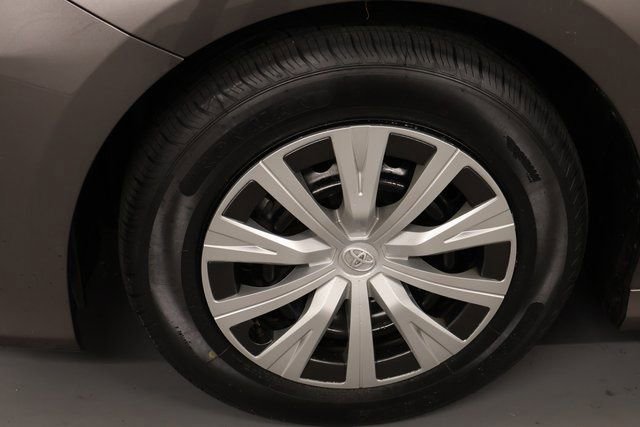 Used 2022 Toyota Camry LE image 10