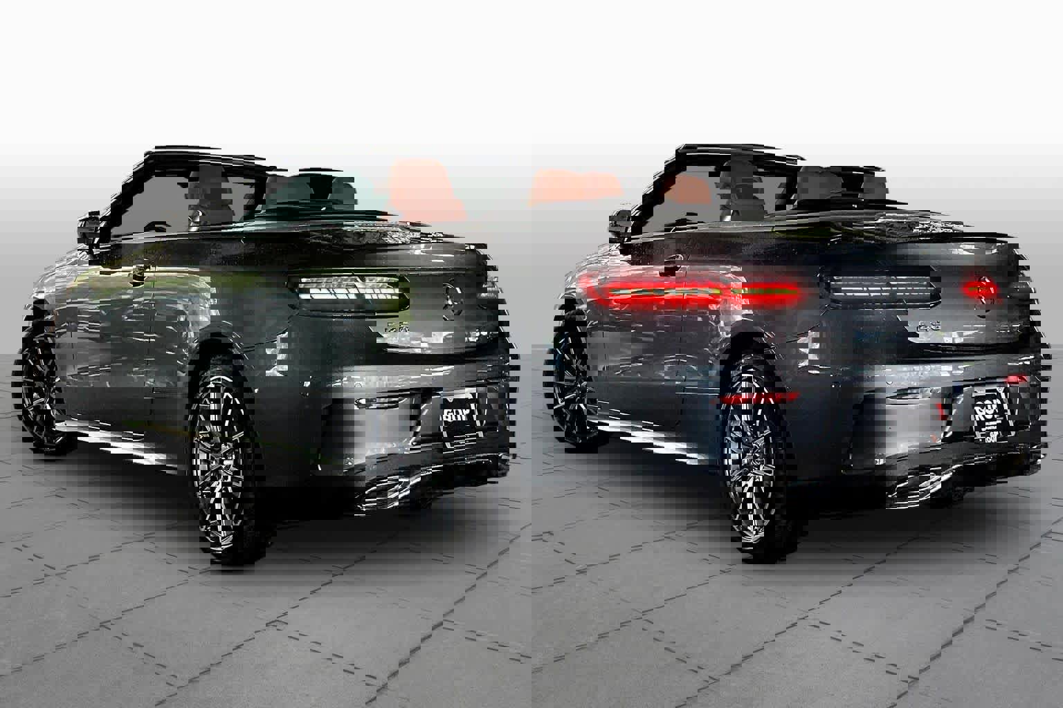 Used 2023 Mercedes-Benz E 450 Cabriolet image 11