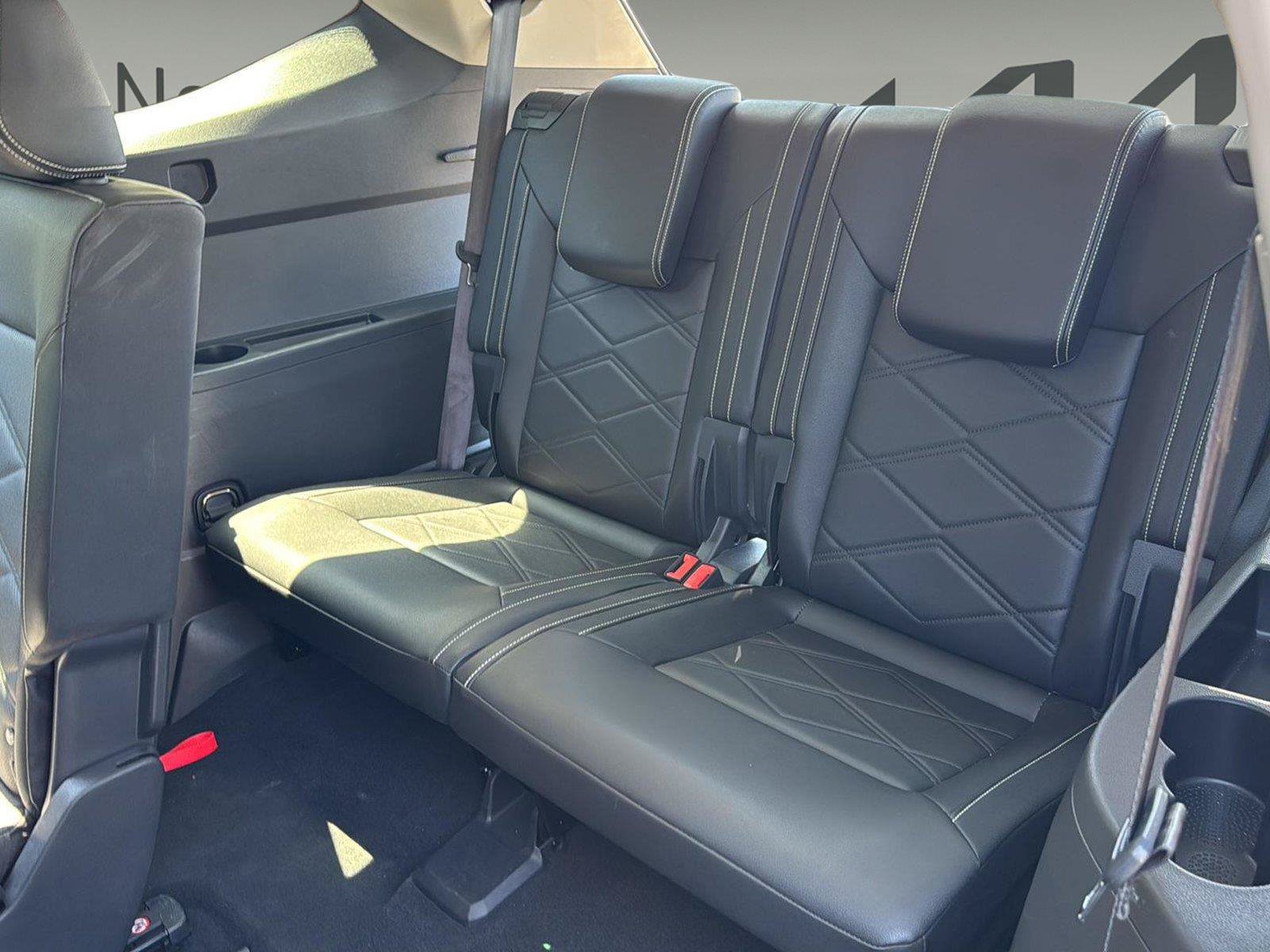 Used 2025 Volkswagen Atlas SE AWD/4WD image 27