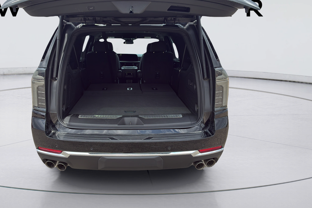 Used 2026 Chevrolet Suburban Premier RWD image 19