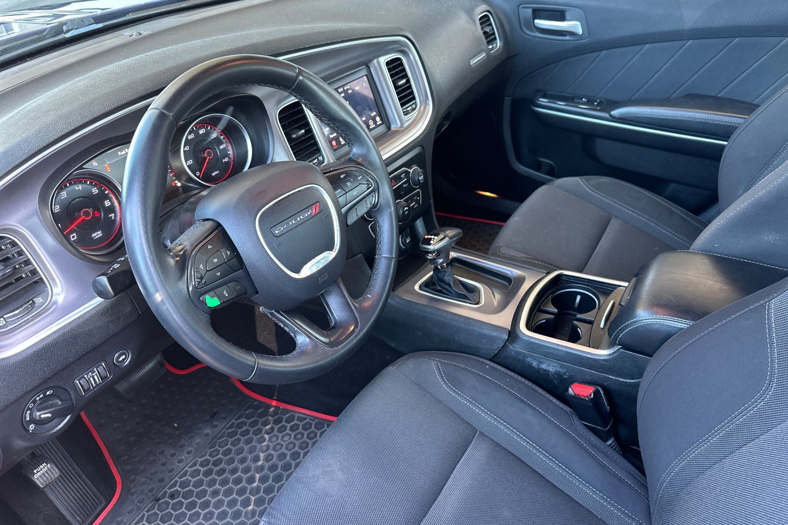 Used 2019 Dodge Charger SXT RWD image 10