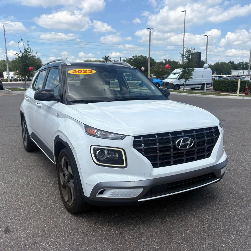 Used 2023 Hyundai Venue Limited FWD image 1