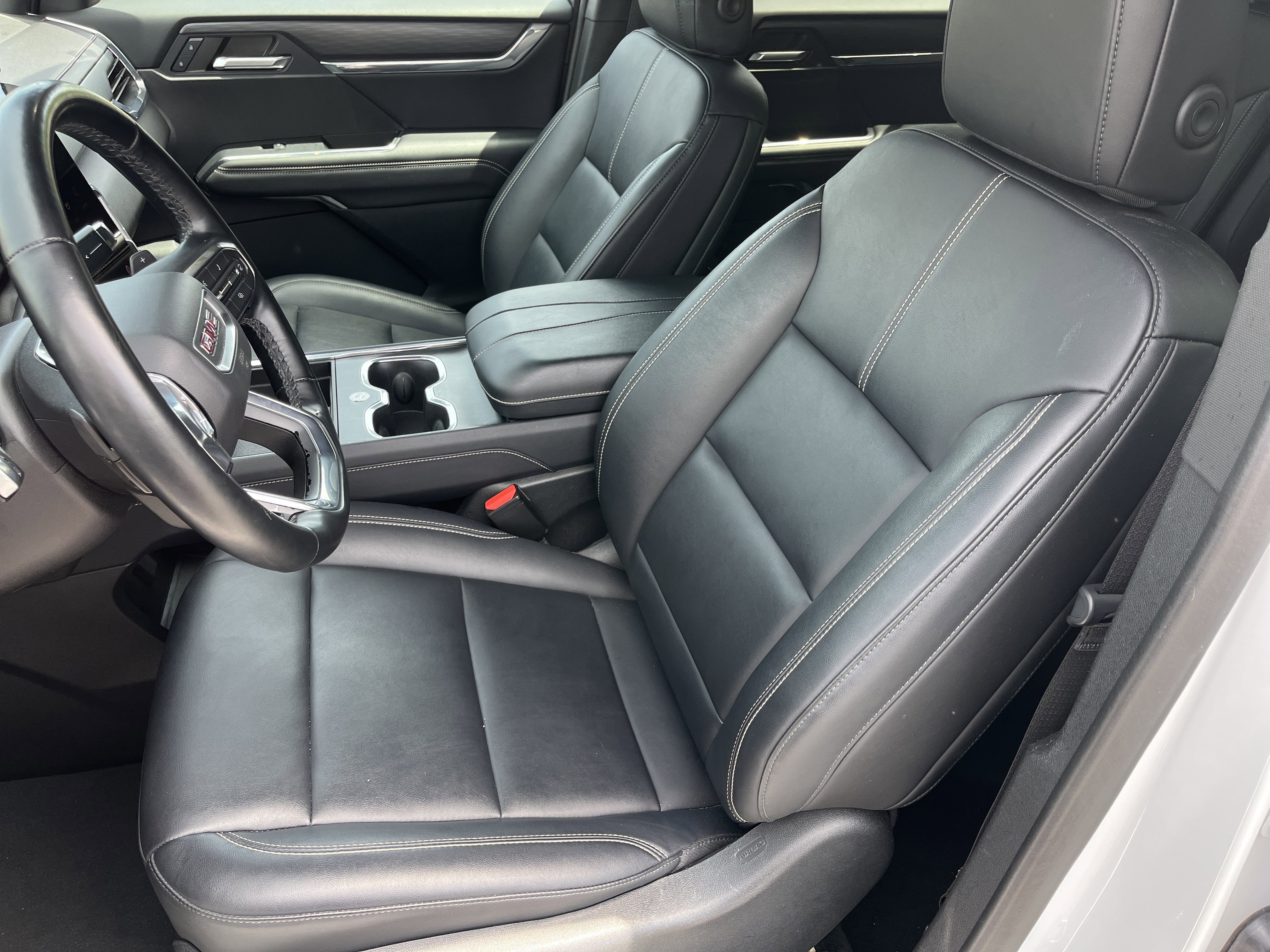 Used 2024 GMC Acadia Elevation AWD/4WD image 15