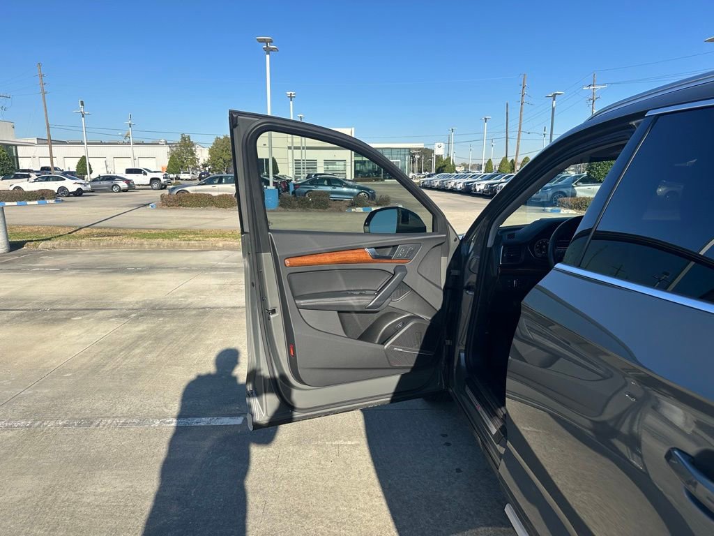 Used 2023 Audi Q5 2.0T Premium Plus w/ Premium Plus Package image 8