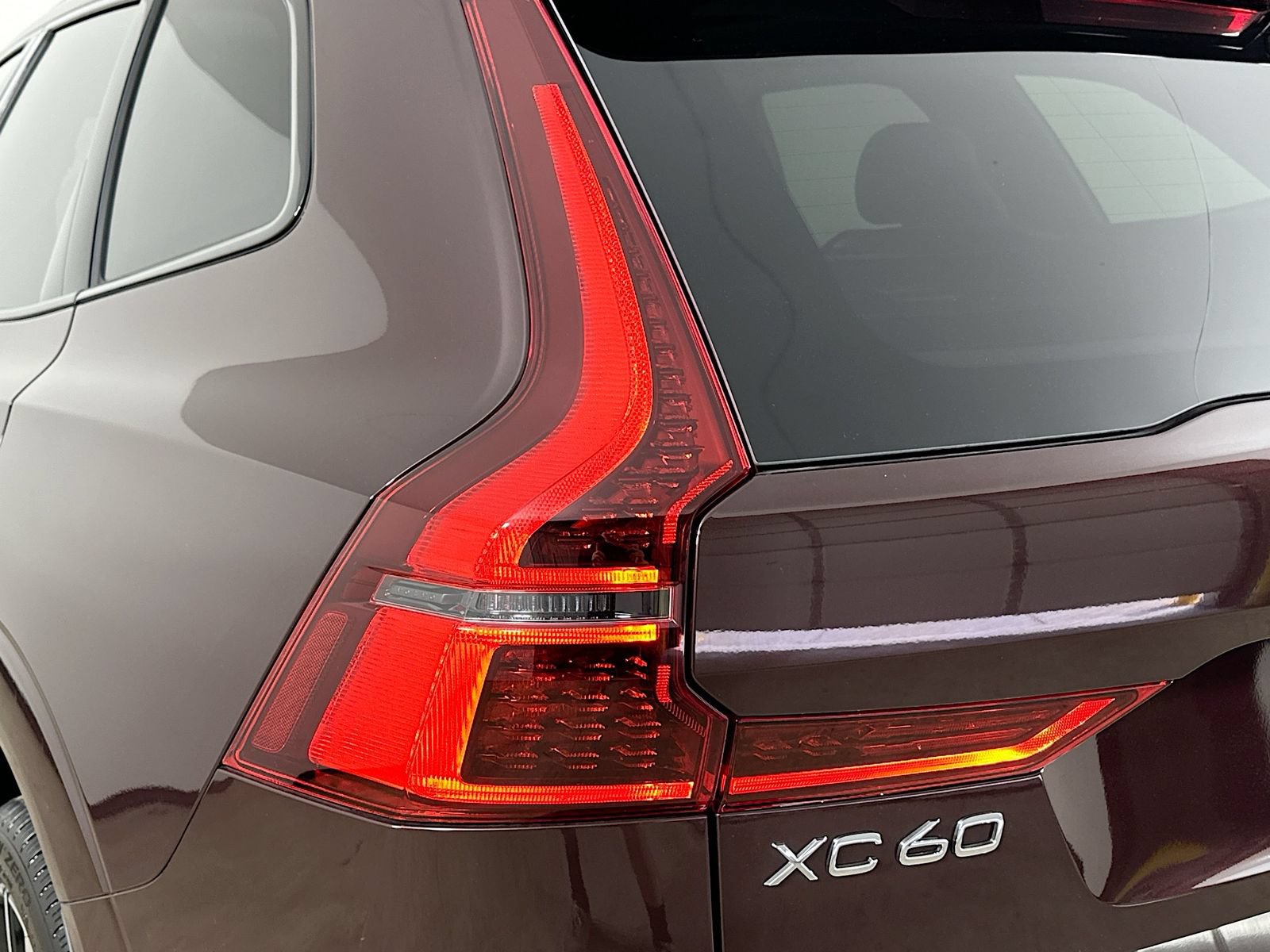 New 2026 Volvo XC60 B5 Ultra w/ Protection Package Premier AWD/4WD image 12