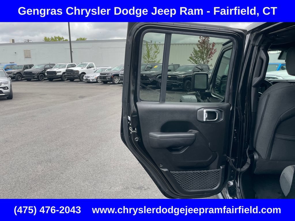 Used 2024 Jeep Wrangler Unlimited AWD/4WD image 40