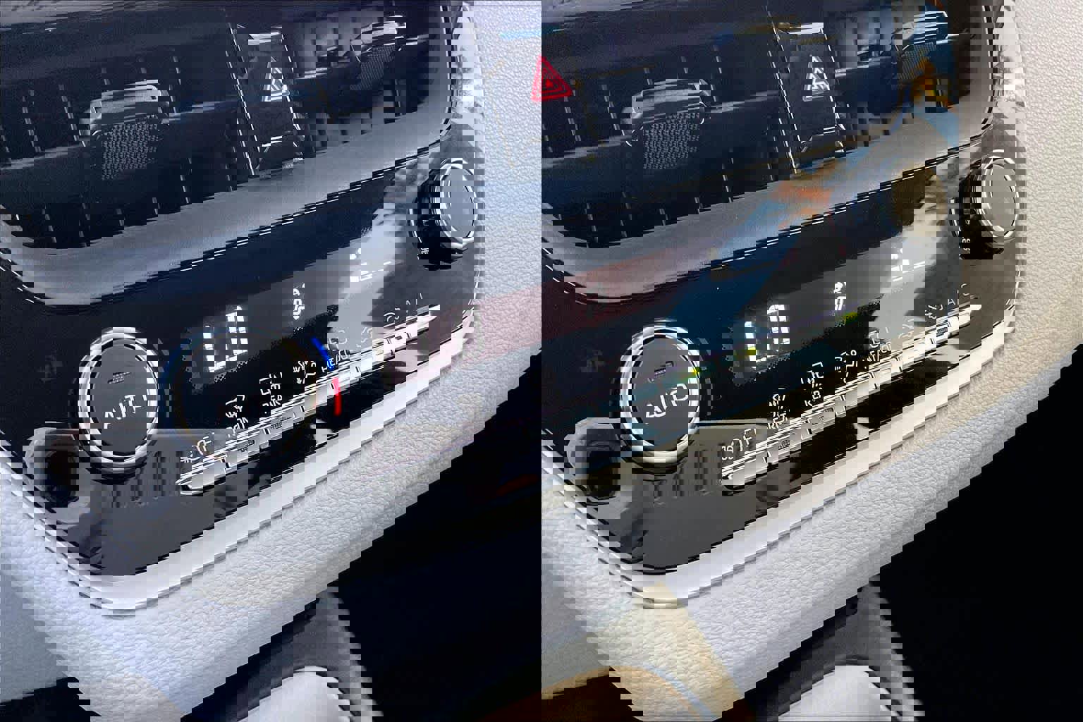 Certified 2025 Toyota Corolla LE image 33