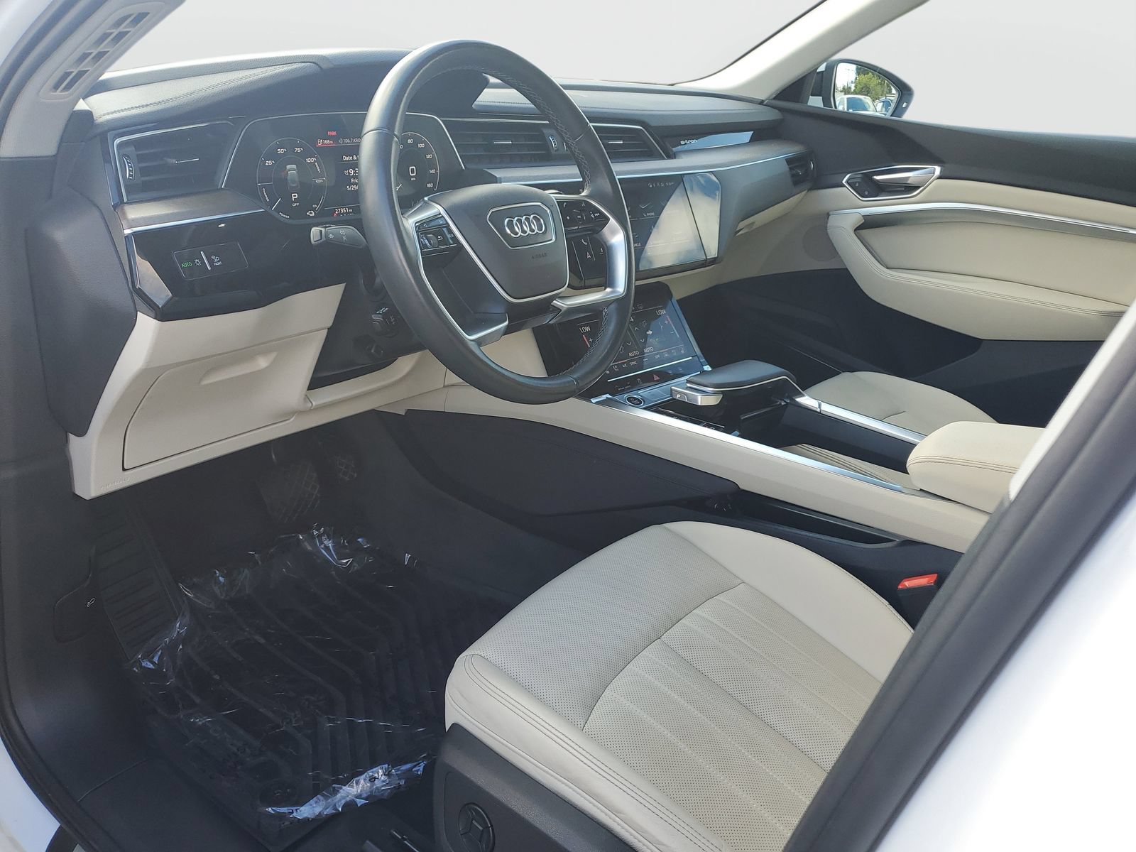 Used 2024 Audi Q8 e-tron Premium Plus w/ Premium Plus Package AWD/4WD image 19