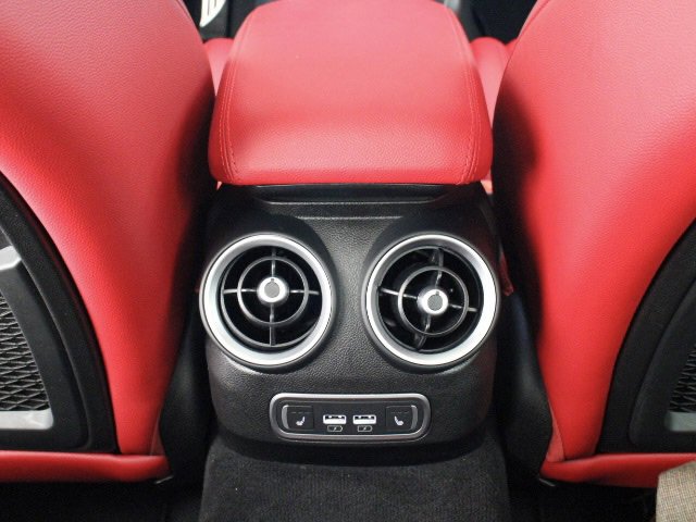 Used 2022 Alfa Romeo Giulia Sprint image 7