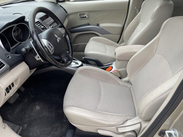 Used 2009 Mitsubishi Outlander SE image 5