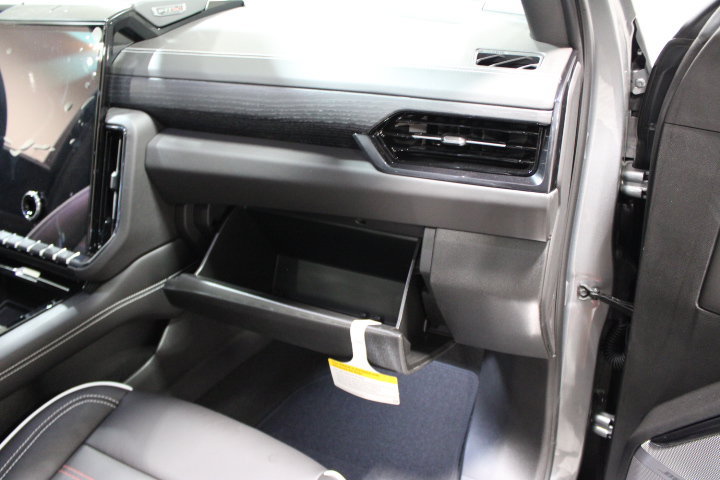 New 2026 GMC Yukon XL AT4 Ultimate AWD/4WD image 29
