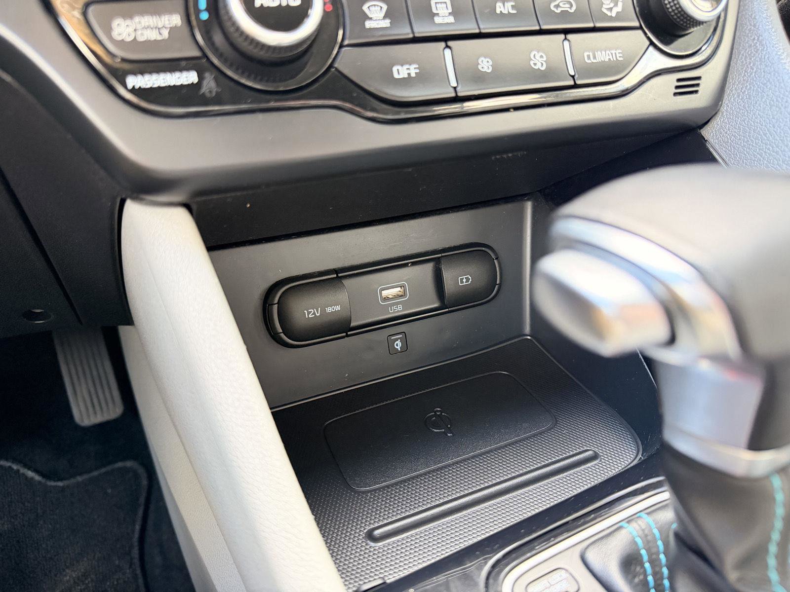 Used 2020 Kia Niro EX image 22