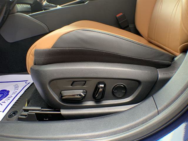 Certified 2025 Lexus ES 300h Ultra Luxury w/ Accessory Package (Z2) FWD image 12