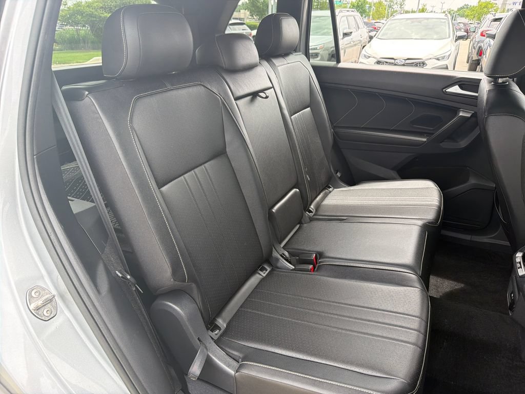 Certified 2023 Volkswagen Tiguan SE R-Line FWD image 24
