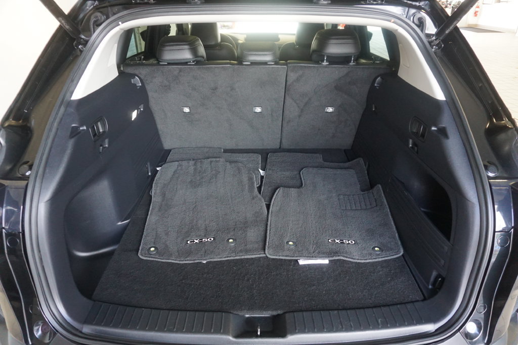 Used 2025 MAZDA CX-50 AWD 2.5 Hybrid w/ Premium Pkg image 18
