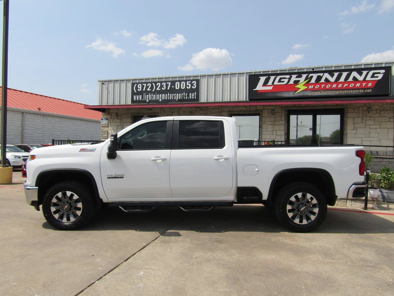 Used 2021 Chevrolet Silverado 2500 LT w/ Texas Edition AWD/4WD image 2