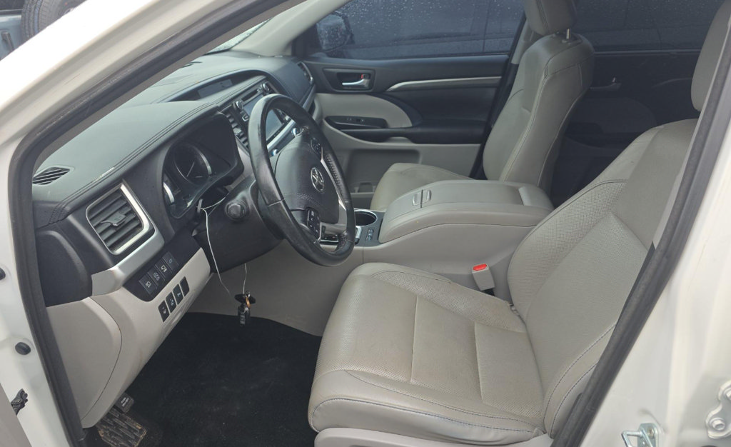 Used 2018 Toyota Highlander Limited Platinum AWD/4WD image 5