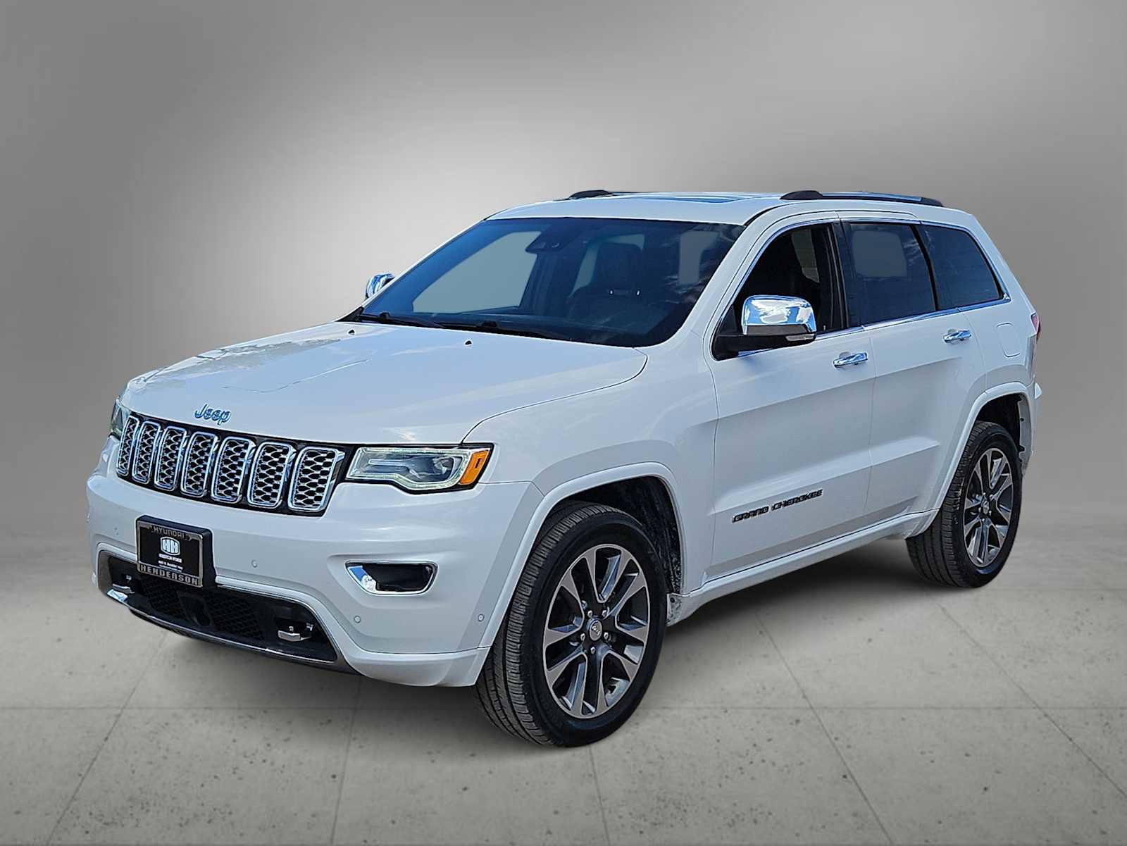 Used 2017 Jeep Grand Cherokee Overland w/ Jeep Active Safety Group RWD image 4