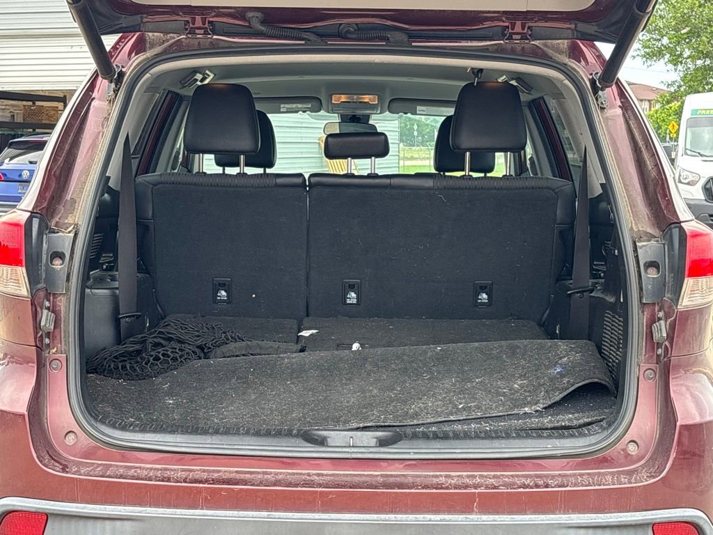 Used 2019 Toyota Highlander Plus AWD/4WD image 6