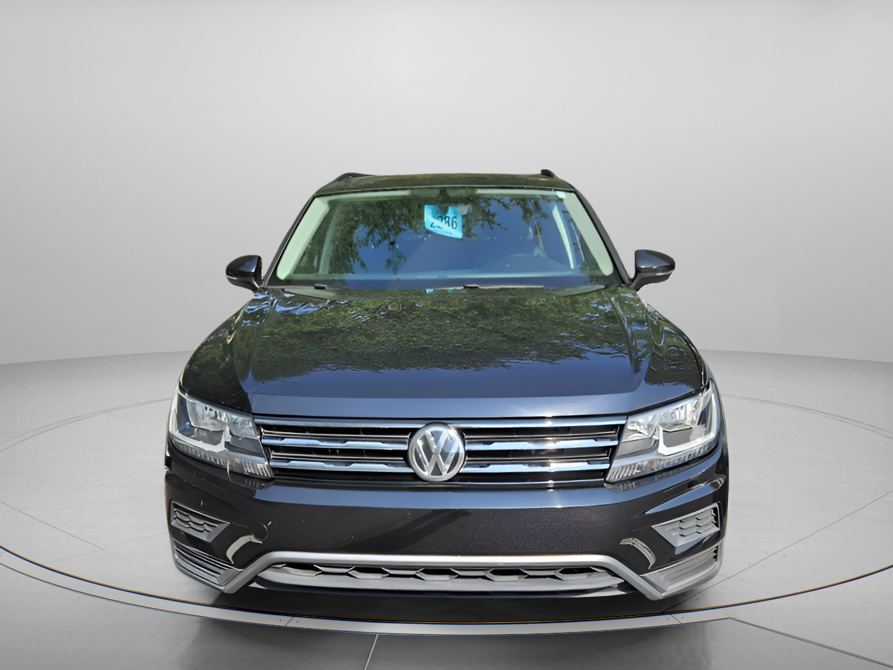 Used 2021 Volkswagen Tiguan SE w/ Panoramic Sunroof Package FWD image 3