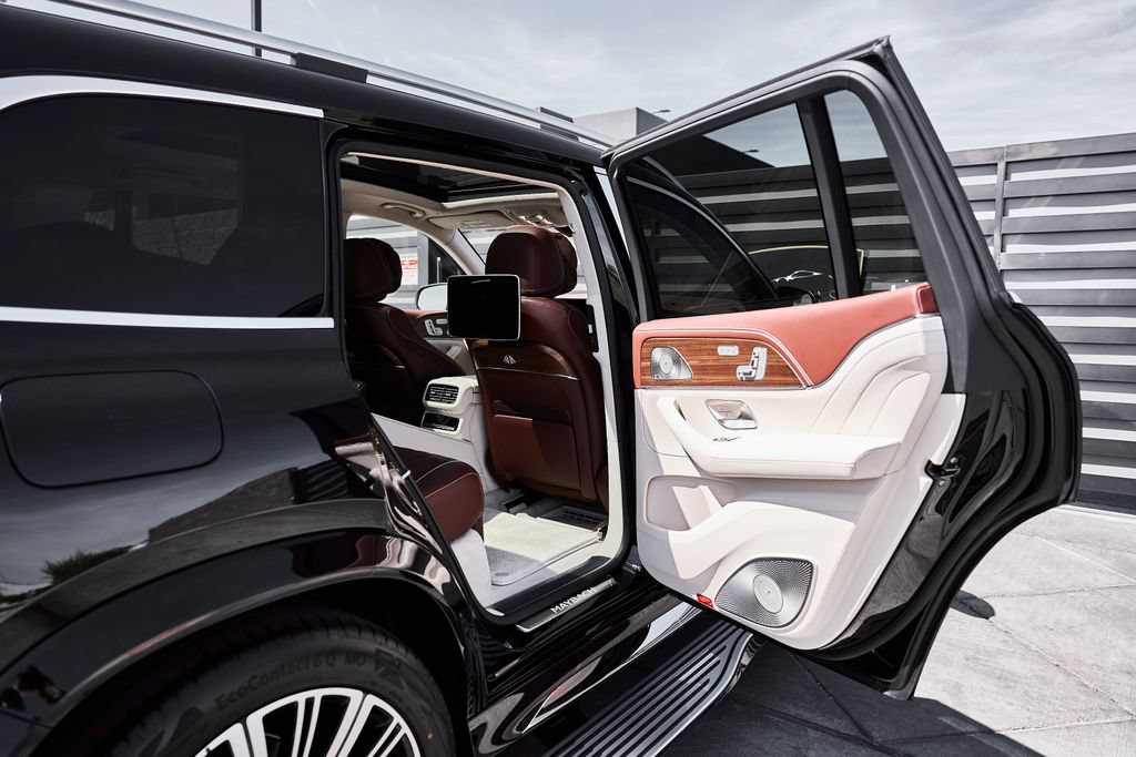 Used 2026 Mercedes-Benz Maybach GLS 600 4MATIC image 27