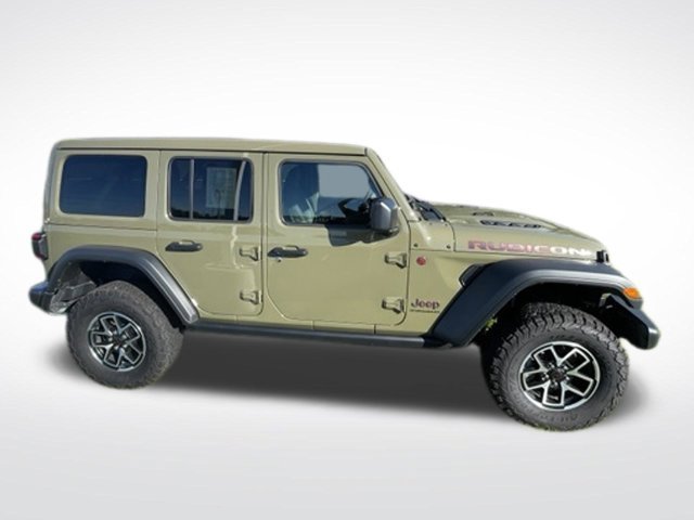 Used 2025 Jeep Wrangler Unlimited Rubicon w/ Convenience Group AWD/4WD image 4