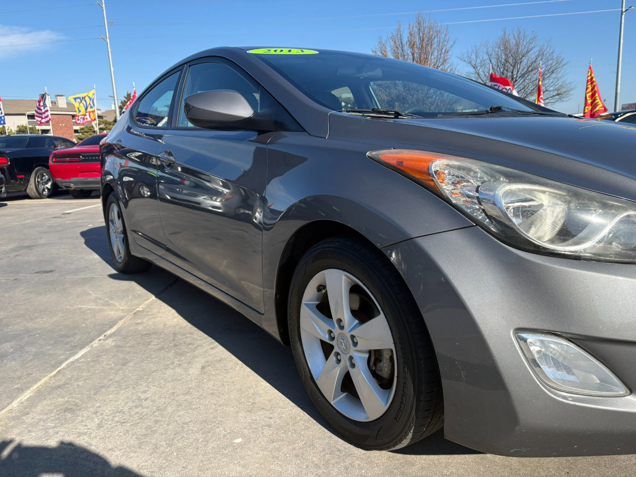 Used 2013 Hyundai Elantra GLS w/ Preferred Pkg image 2