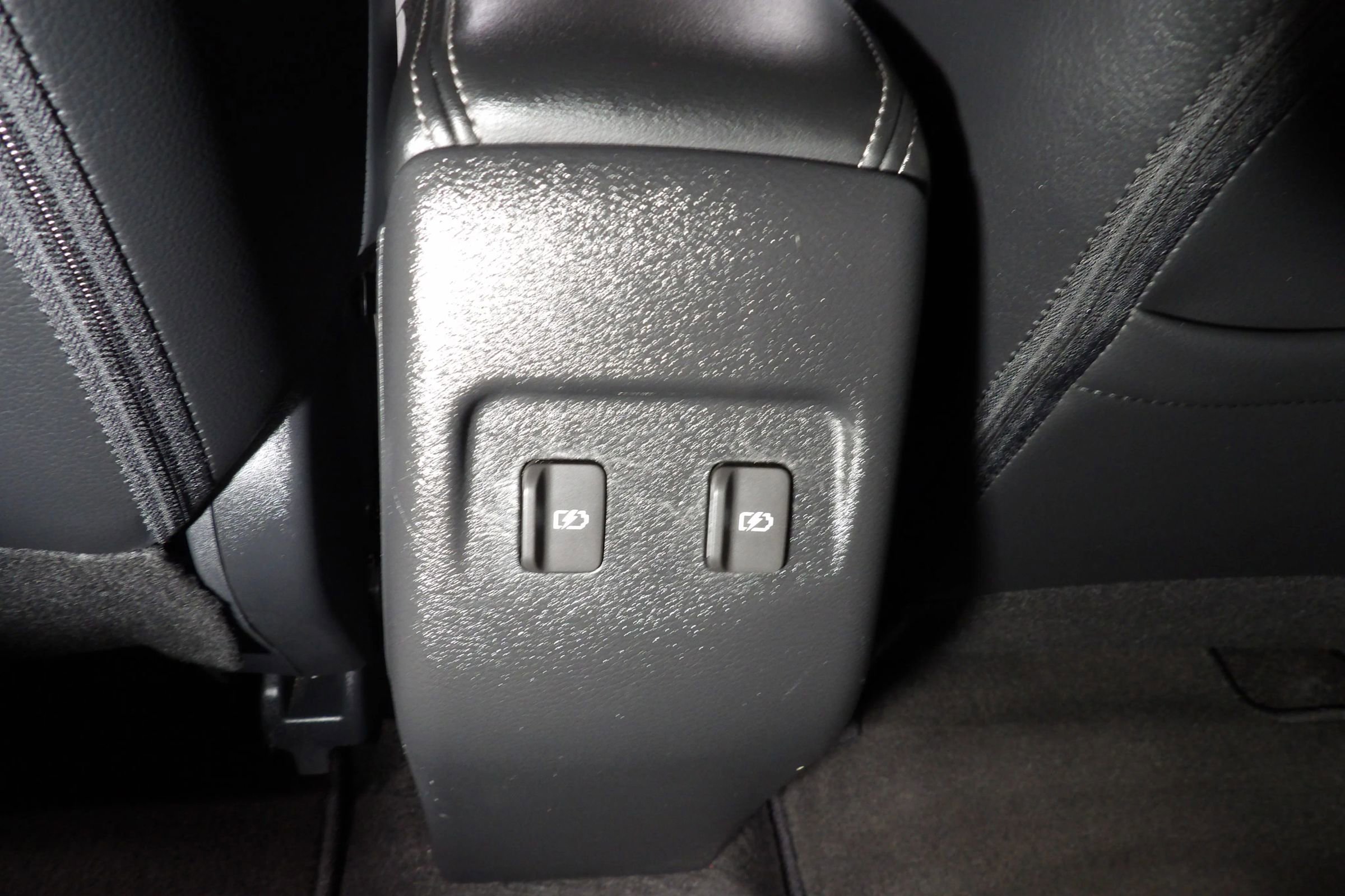 Used 2024 Nissan Kicks SR w/ SR Premium Package image 13