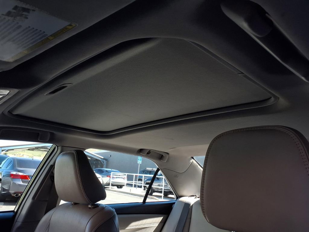 Certified 2017 Toyota Camry XLE w/ Moonroof Package image 17