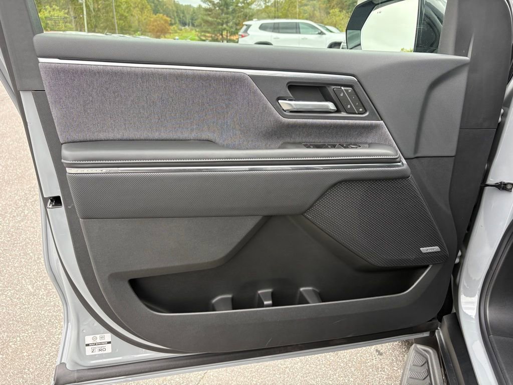 New 2026 GMC Sierra EV Elevation w/ Premium Package image 39