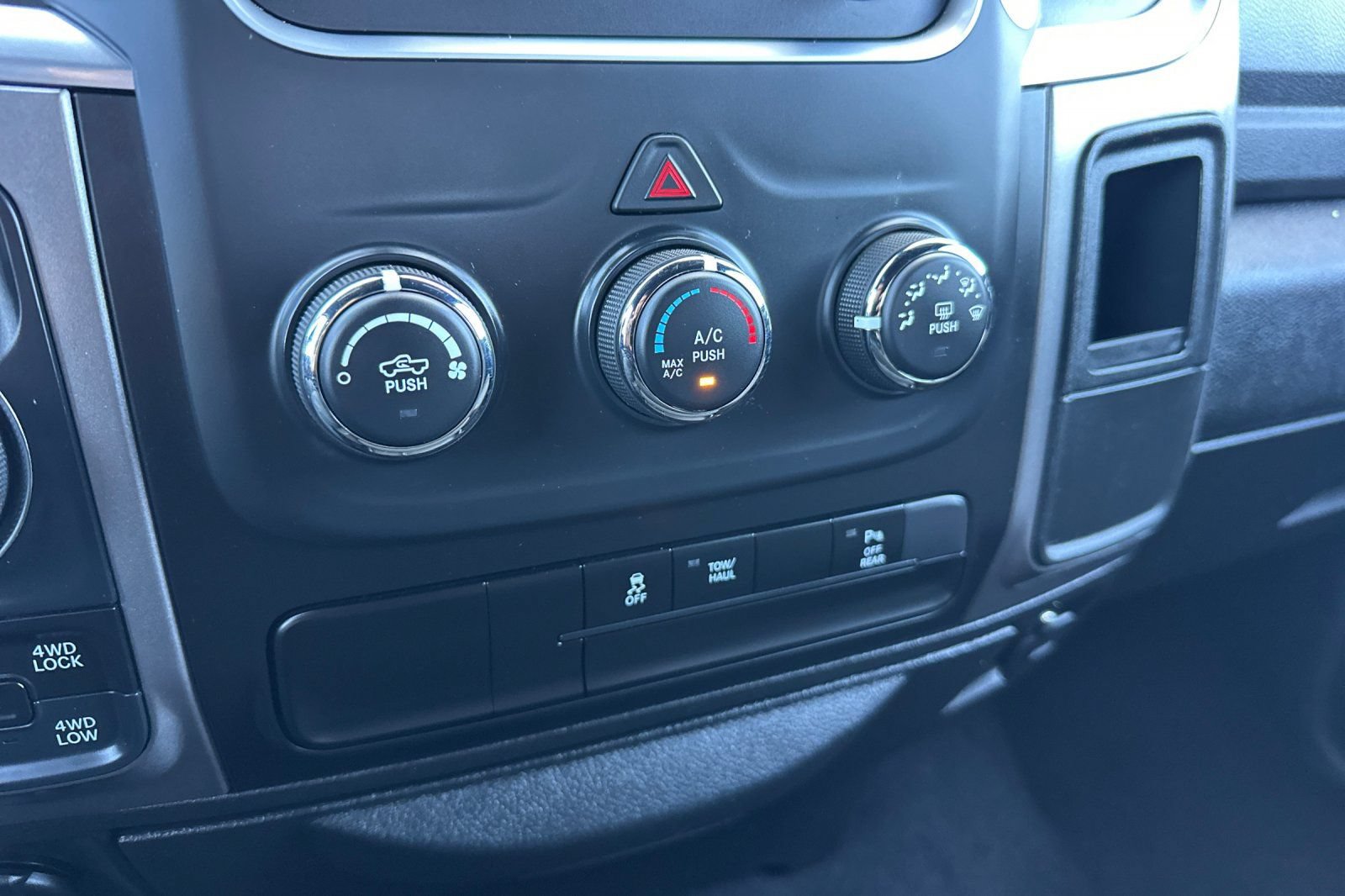 Used 2024 RAM 1500 Warlock AWD/4WD image 26