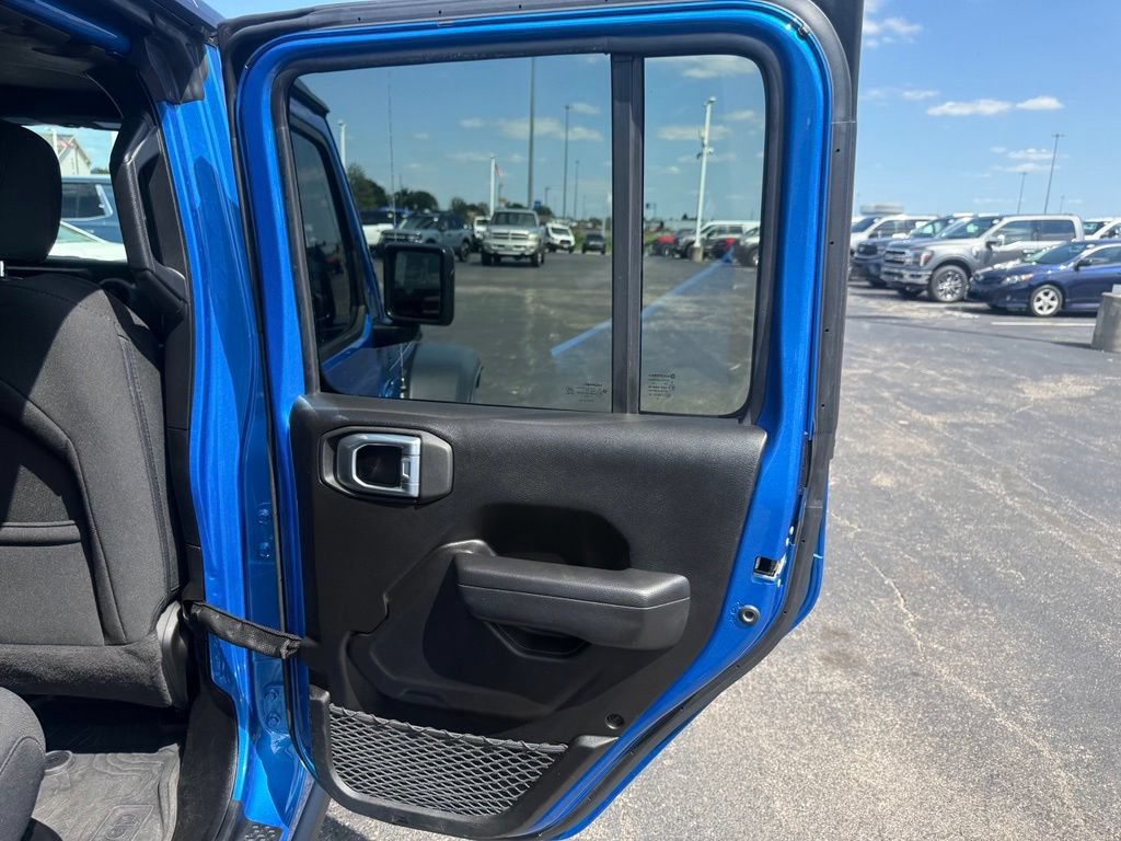Used 2023 Jeep Wrangler Unlimited w/ Cold Weather Group AWD/4WD image 56