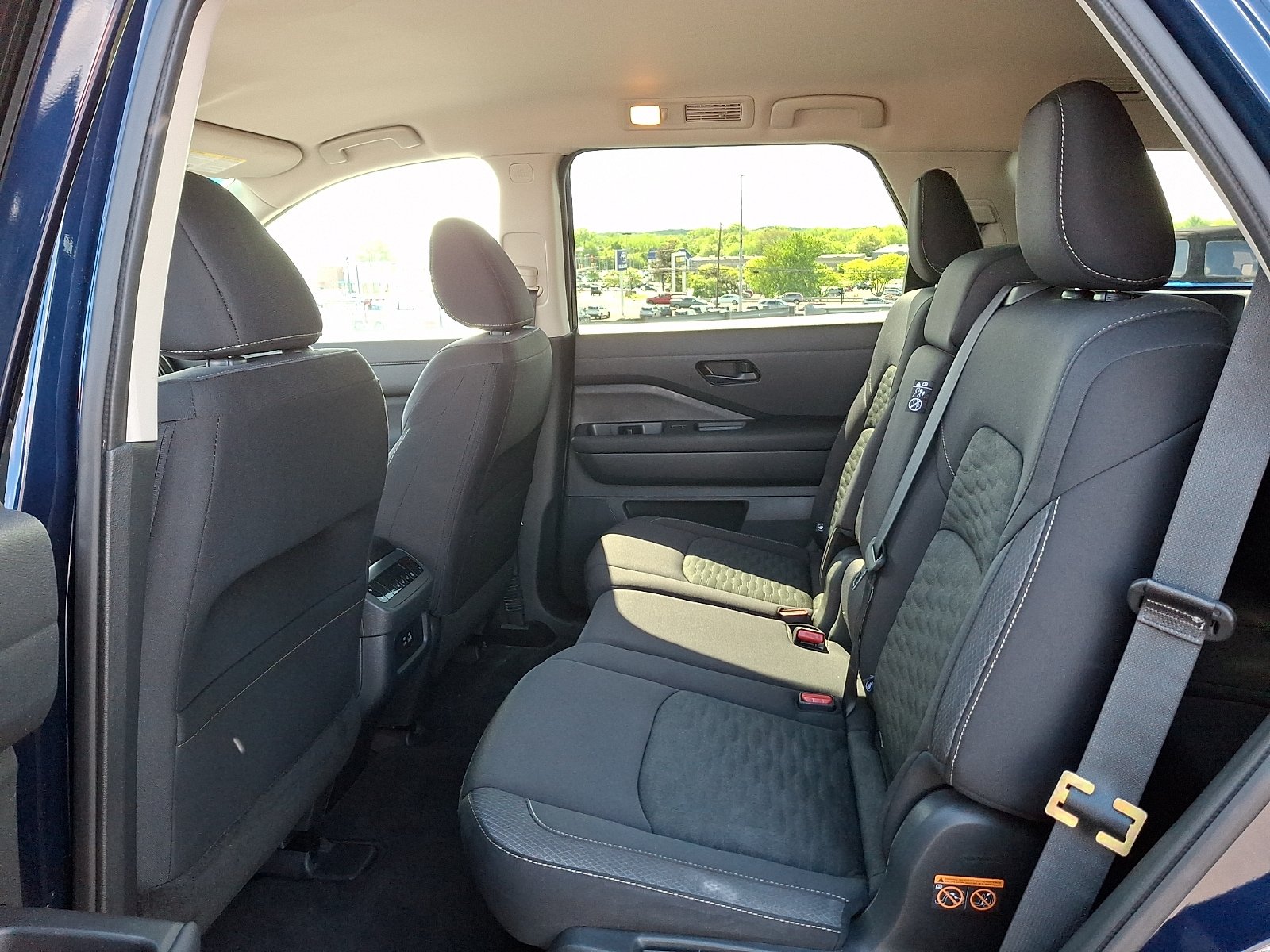 Used 2025 Nissan Pathfinder SV AWD/4WD image 11