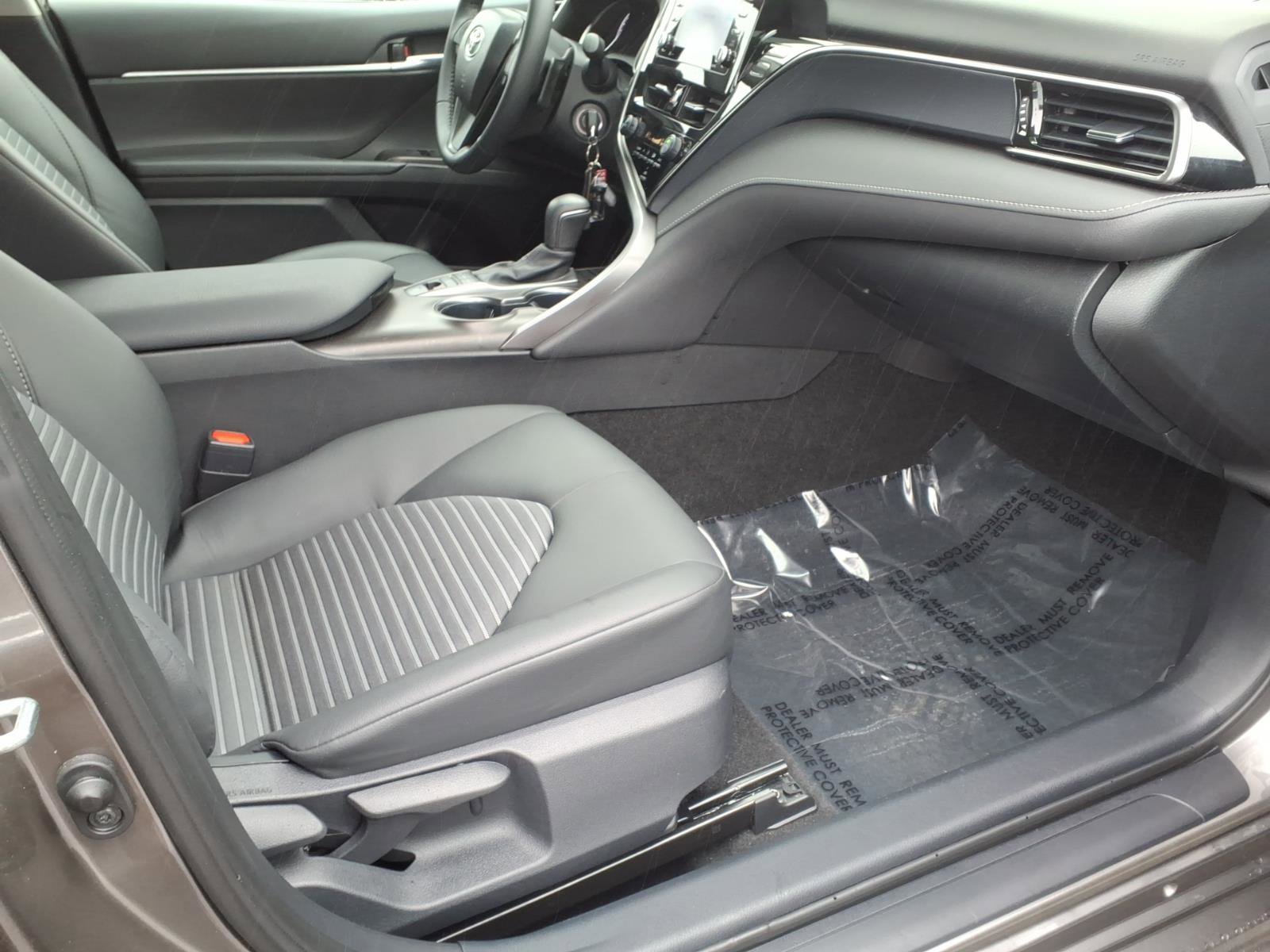 Certified 2024 Toyota Camry SE image 9