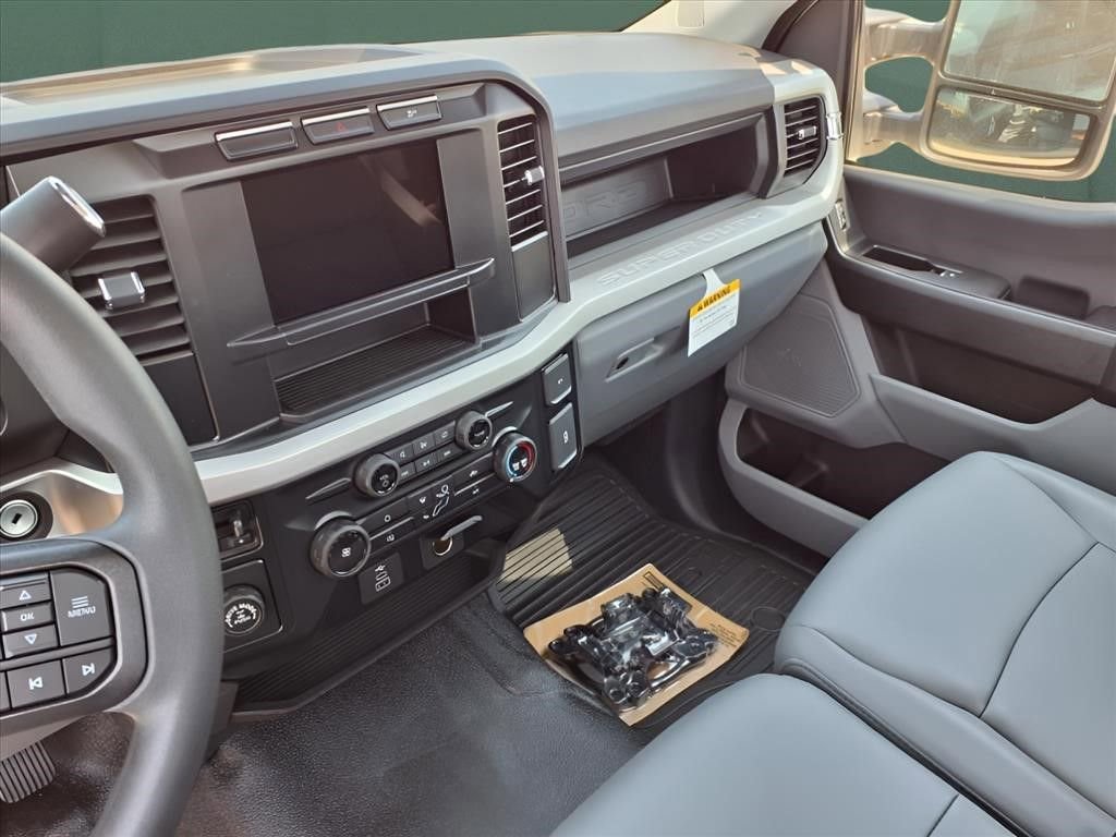New 2023 Ford F250 XL w/ XL Chrome Package image 18