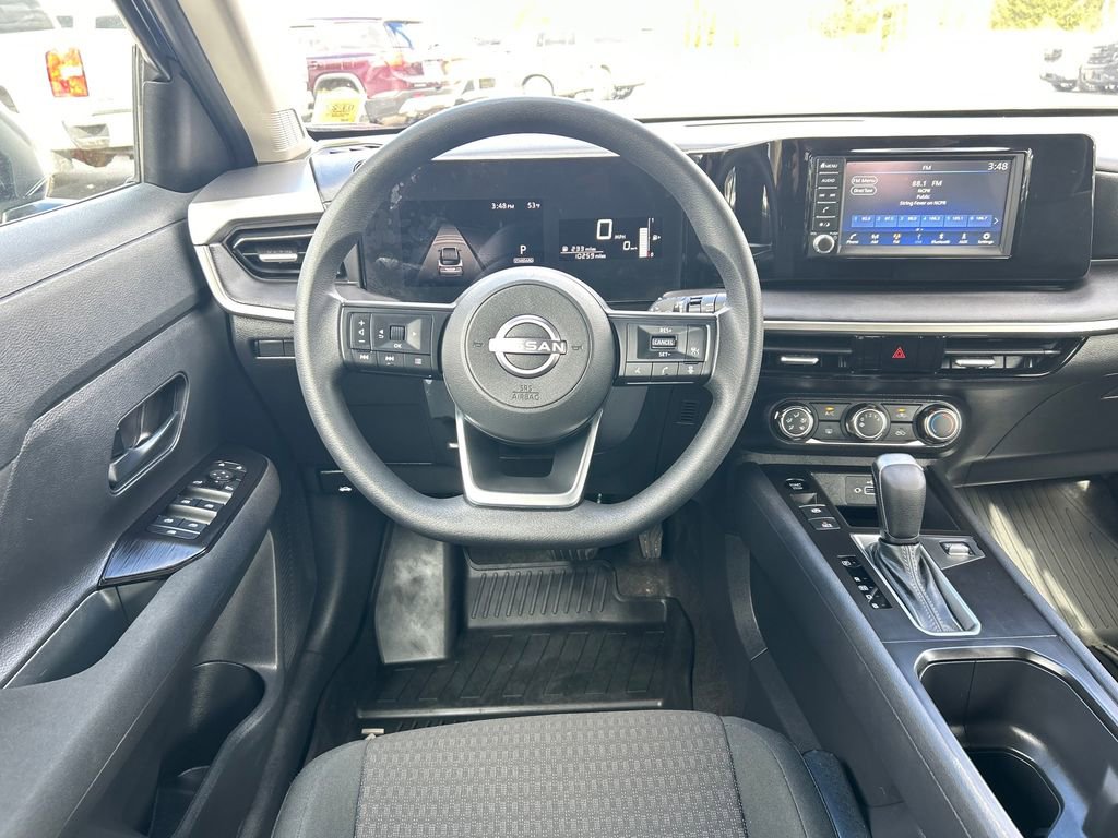 Used 2025 Nissan Kicks S AWD/4WD image 14