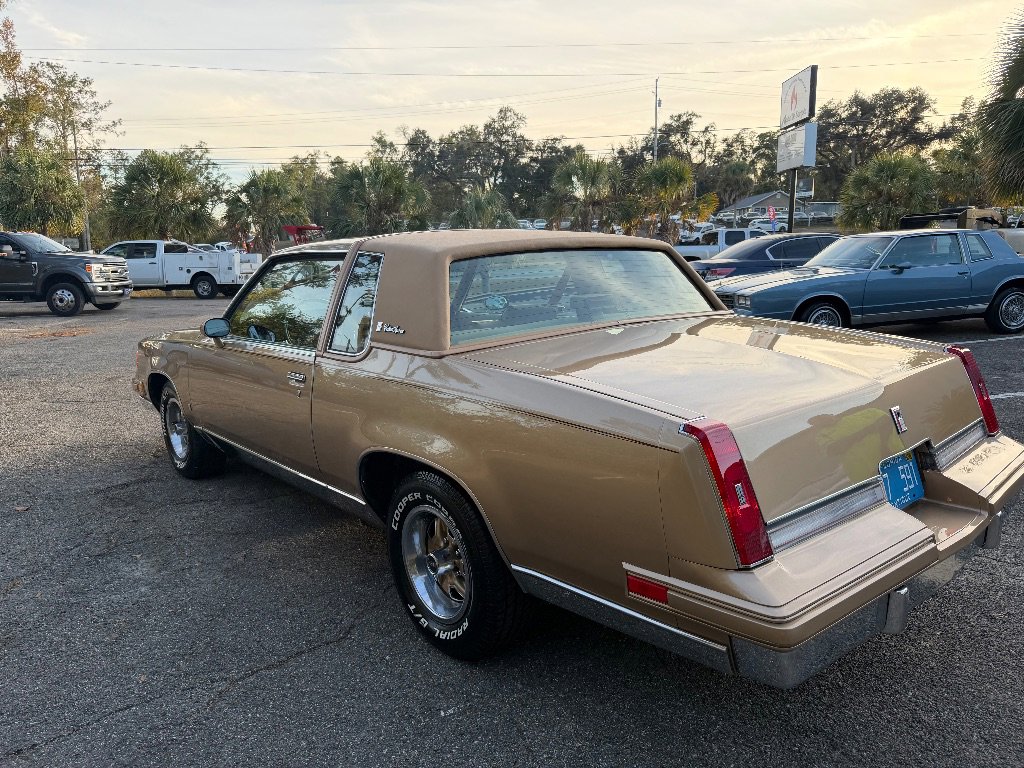 Used 1987 Oldsmobile Cutlass Supreme Brougham image 5